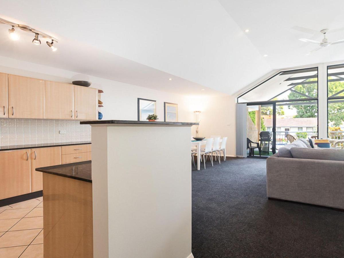 Sienna, 27A Christmas Bush Avenue - Duplex With Aircon, Wi-Fi And Close To Dutchie'S Beach Нельсон-Бей Екстер'єр фото